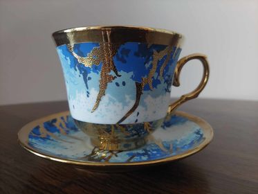 Filiżanka ze spodkiem